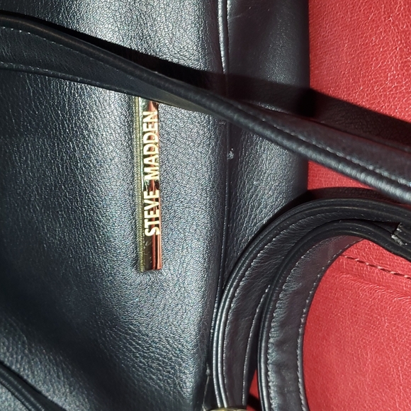 💚Steve Madden Black & Lime green backpack - Picture 3 of 13